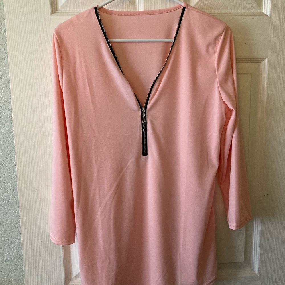 🔥5 for $25🔥 Pink Blouse